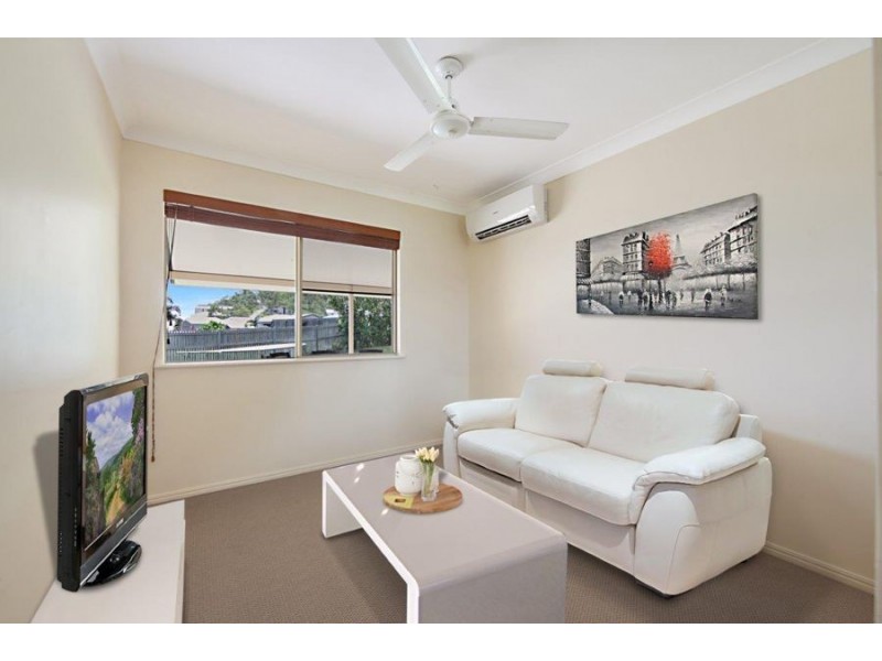 8 St Pauls Court, Mount Louisa QLD 4814