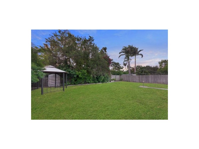 15 Arila Street, Cranbrook QLD 4814