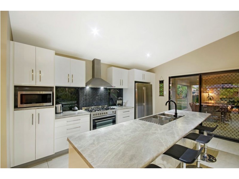 5 Barratonia Way, Mount Low QLD 4818