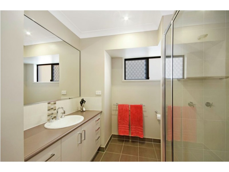 5 Barratonia Way, Mount Low QLD 4818