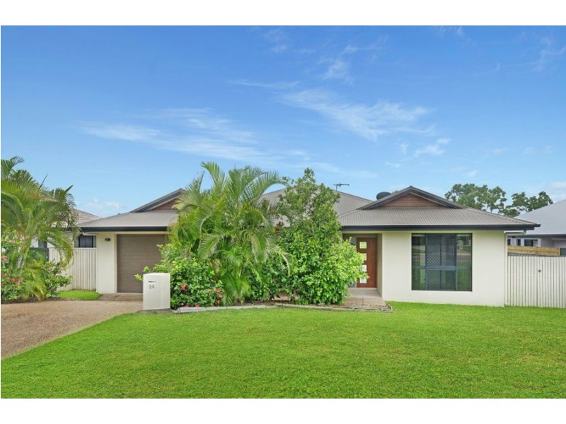 24 Hillock Crescent, Bushland Beach QLD 4818