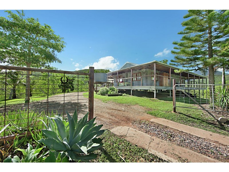 8 Hancock Road, Alligator Creek QLD 4816