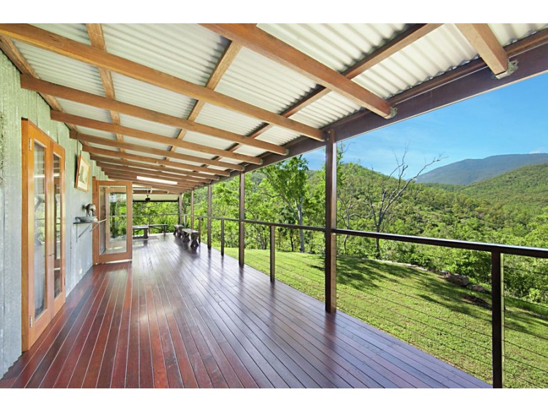 8 Hancock Road, Alligator Creek QLD 4816
