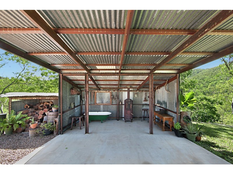 8 Hancock Road, Alligator Creek QLD 4816