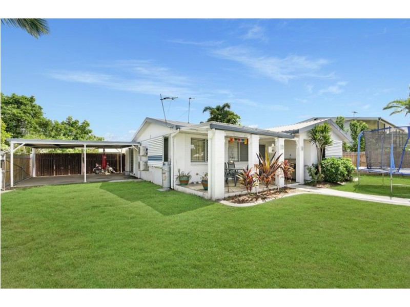 2 Hazel Street, Rasmussen QLD 4815