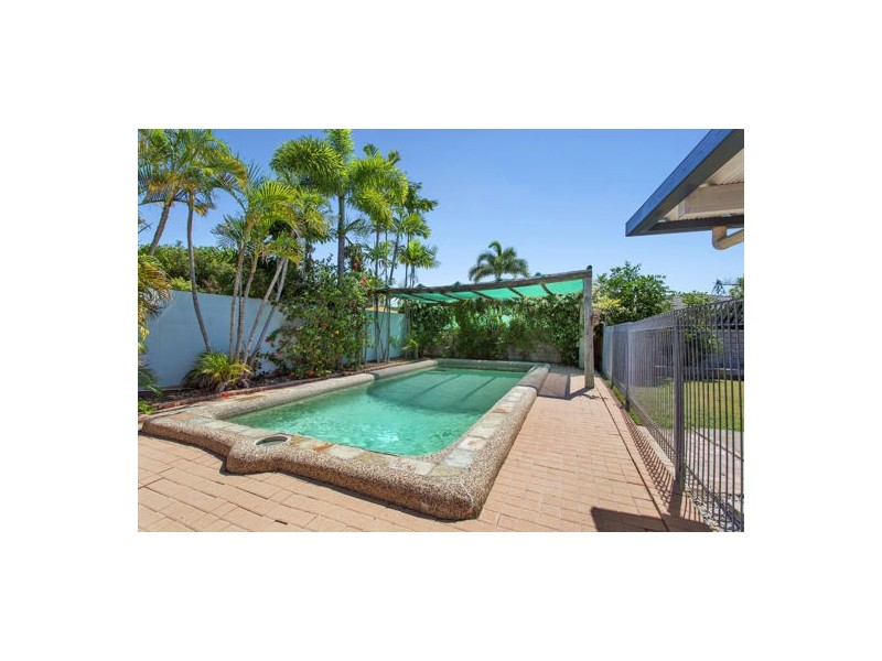 8 Banksia Street, Kirwan QLD 4817