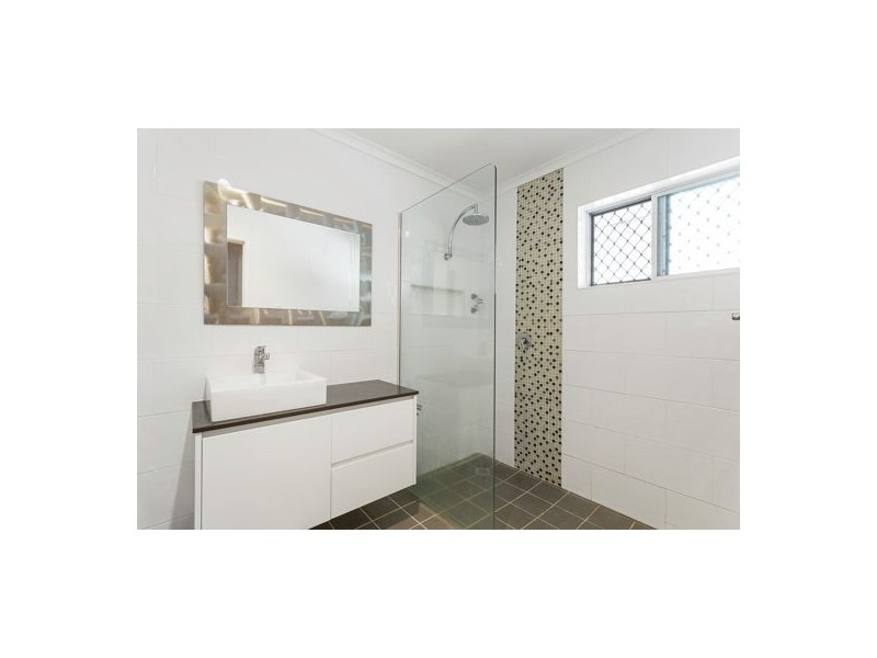 8 Banksia Street, Kirwan QLD 4817