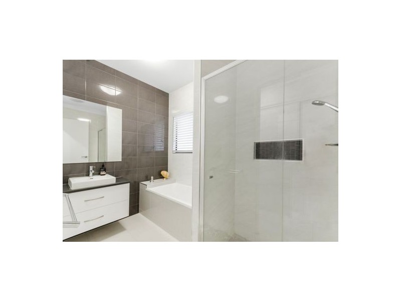 11 Equardo Road, Mount Low QLD 4818