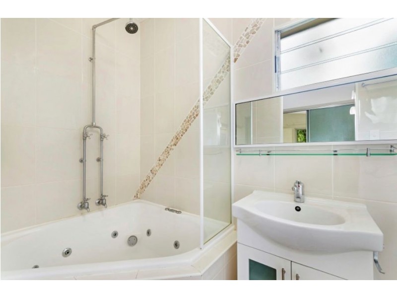 15 Balsam Street, Bushland Beach QLD 4818