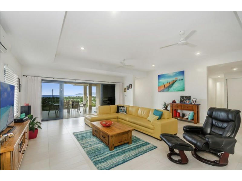 15 Cashell Crescent, Bushland Beach QLD 4818
