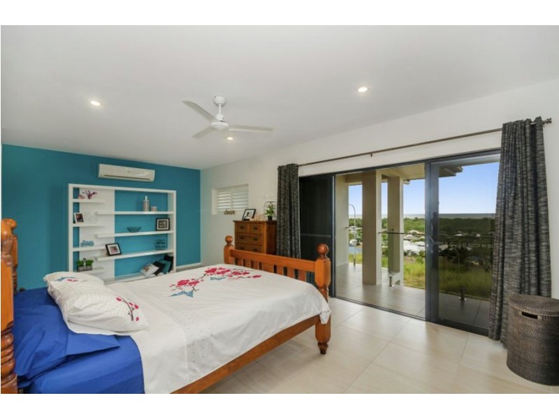 15 Cashell Crescent, Bushland Beach QLD 4818