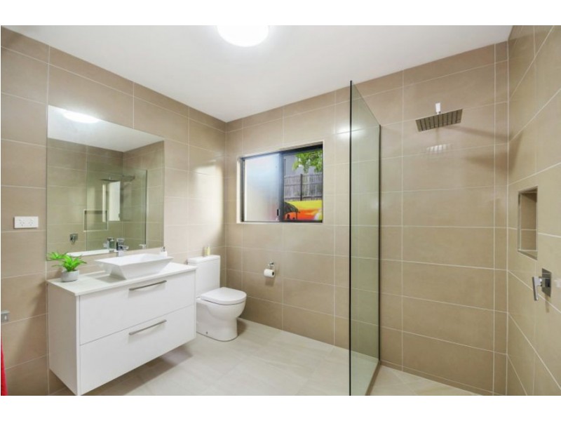 15 Cashell Crescent, Bushland Beach QLD 4818