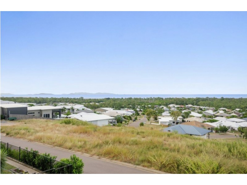 15 Cashell Crescent, Bushland Beach QLD 4818