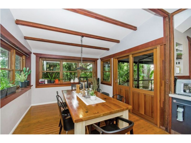 6 Mostyn Crescent, Bushland Beach QLD 4818
