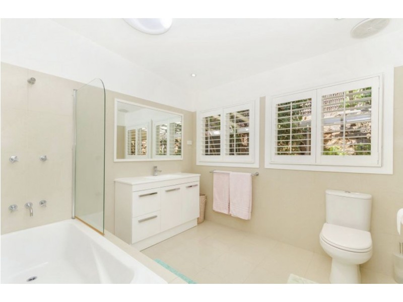 13 Stanton Terrace, North Ward QLD 4810