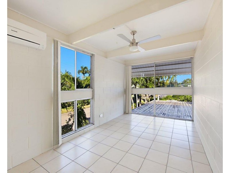 1/57 Dyer Street, Pallarenda QLD 4810