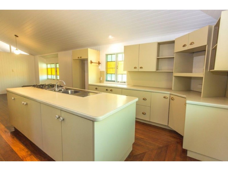 31 Ninth Avenue, Railway Estate QLD 4810