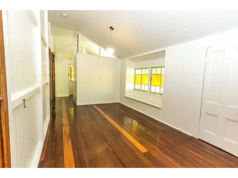 31 Ninth Avenue, Railway Estate QLD 4810