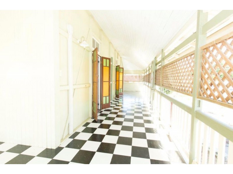 31 Ninth Avenue, Railway Estate QLD 4810