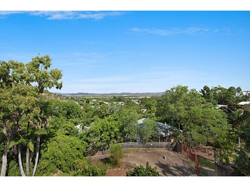 5 Woodlands Court, Belgian Gardens QLD 4810