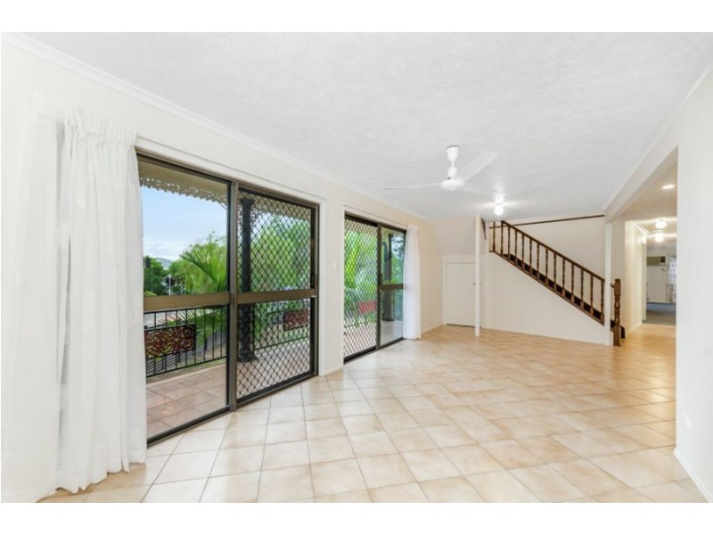 1 St James Drive, Belgian Gardens QLD 4810