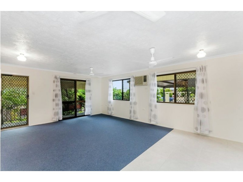 1 St James Drive, Belgian Gardens QLD 4810