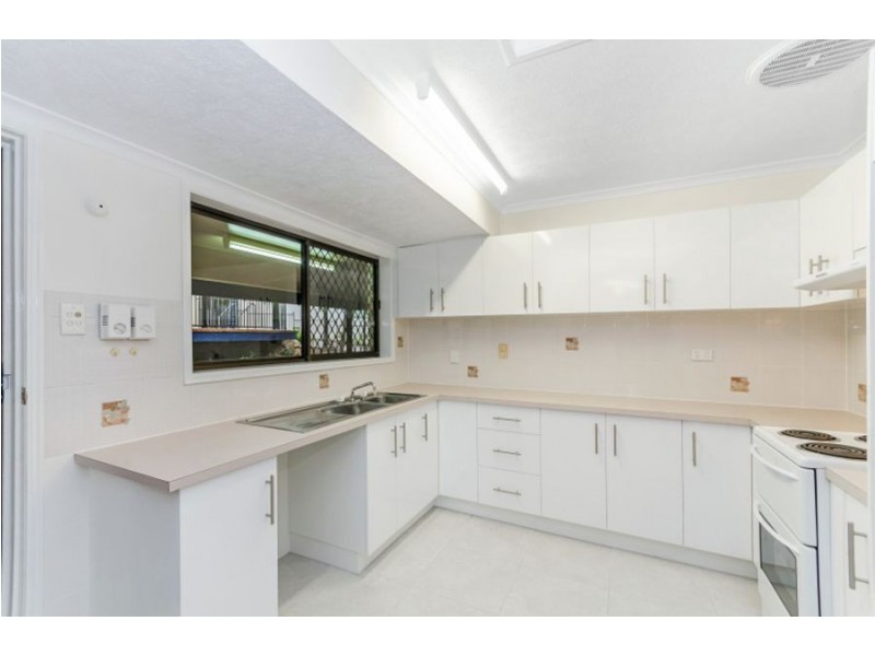 1 St James Drive, Belgian Gardens QLD 4810