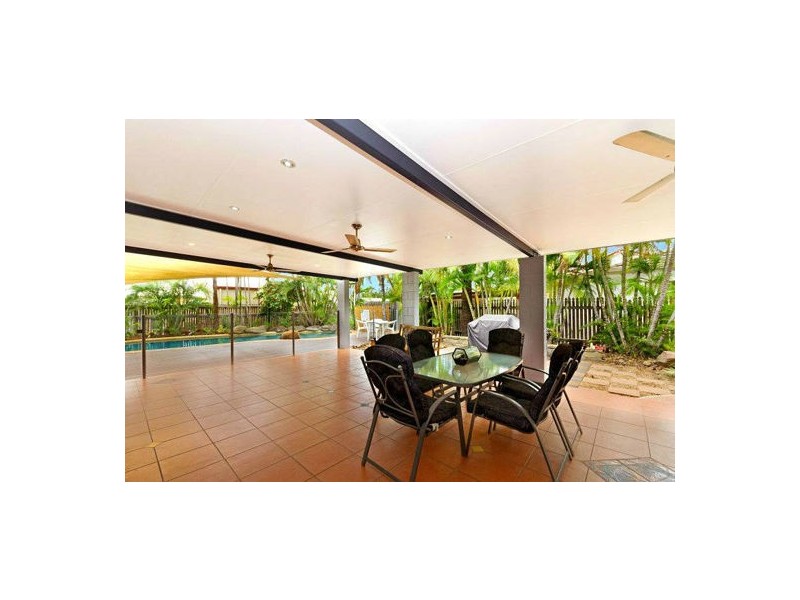 110 Whitsunday Drive, Kirwan QLD 4817