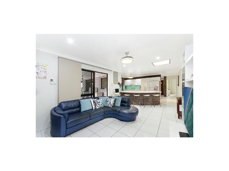 110 Whitsunday Drive, Kirwan QLD 4817