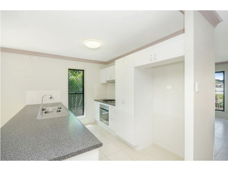 8 Dugong Court, Bushland Beach QLD 4818