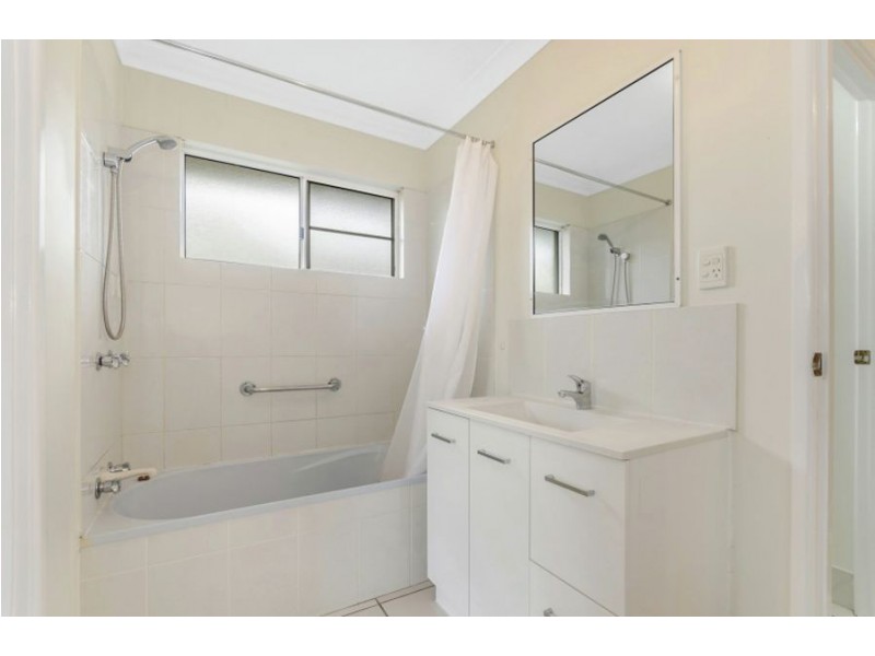 24 Mostyn Crescent, Bushland Beach QLD 4818