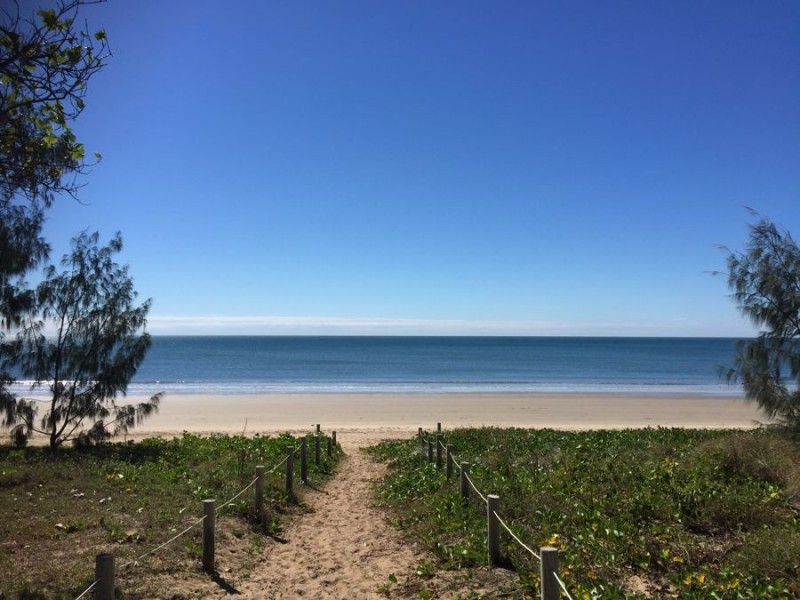 9 Coral Street, Saunders Beach QLD 4818