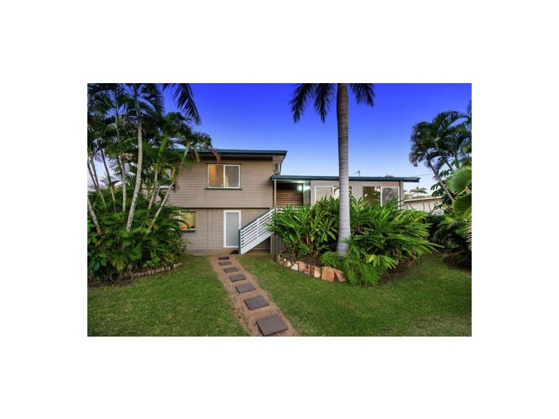 124 Albert Street, Cranbrook QLD 4814