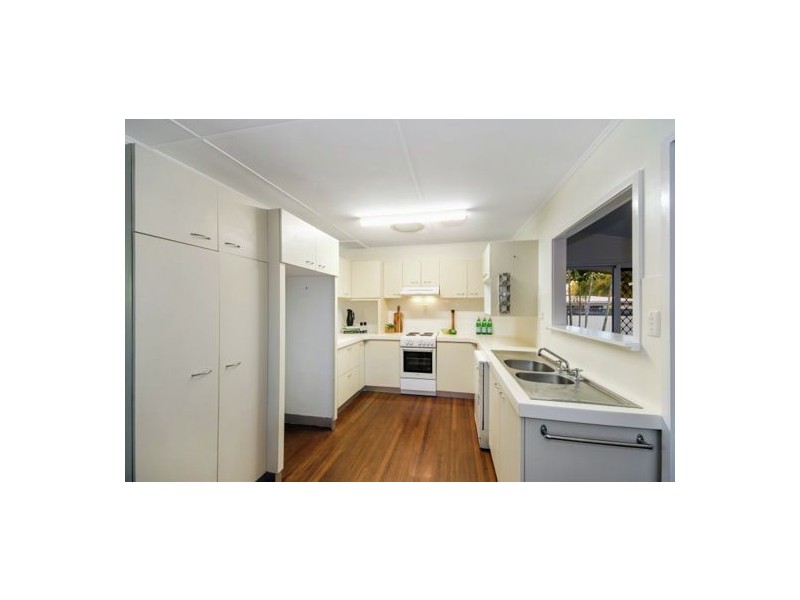 124 Albert Street, Cranbrook QLD 4814