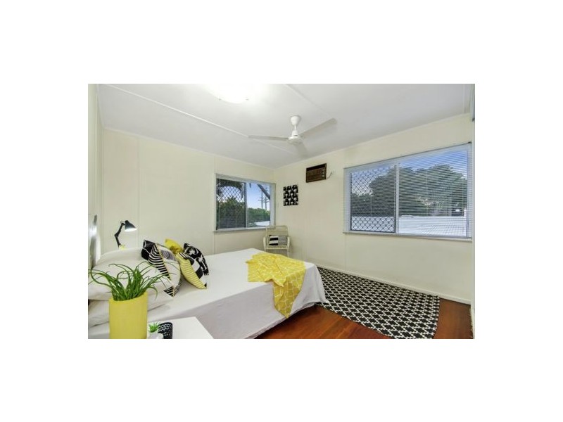 124 Albert Street, Cranbrook QLD 4814