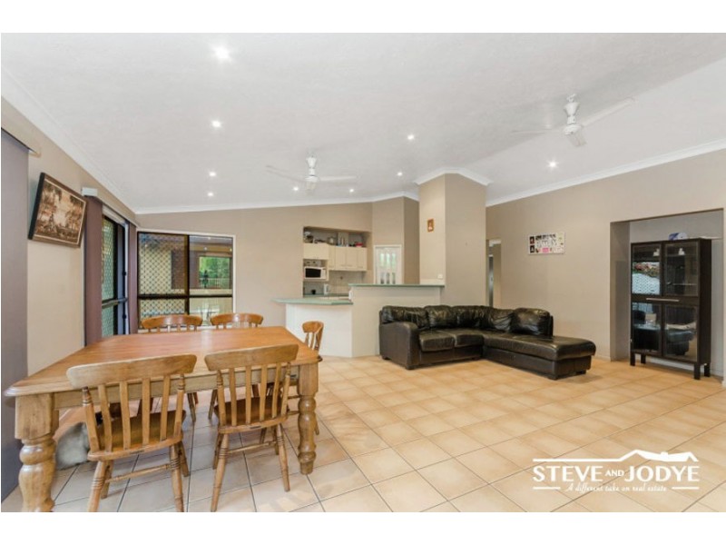 24 Joshua Crescent, Bushland Beach QLD 4818