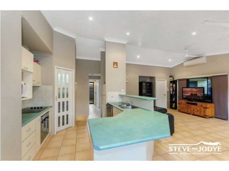 24 Joshua Crescent, Bushland Beach QLD 4818