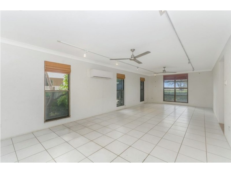 35 The Esplanade, Pallarenda QLD 4810