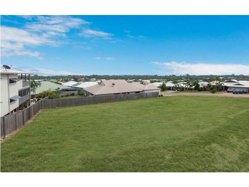 8 Platypus Street, Bushland Beach QLD 4818