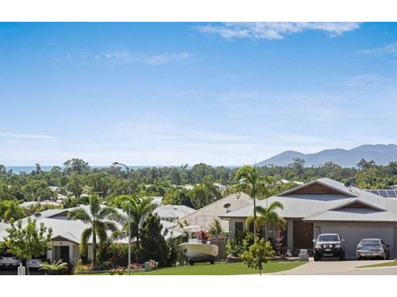 8 Platypus Street, Bushland Beach QLD 4818