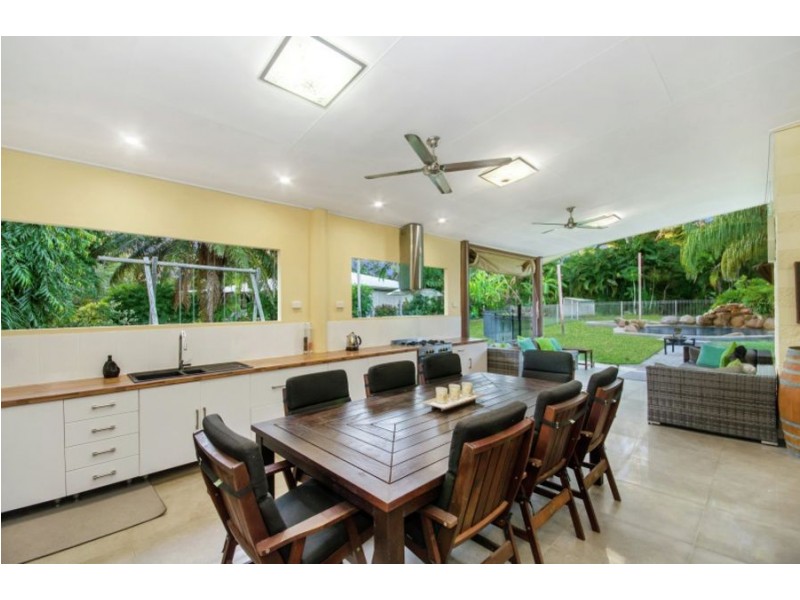 17 Kurrajong Court, Bushland Beach QLD 4818