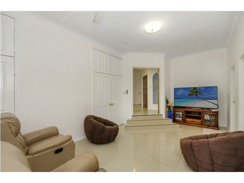 17 Kurrajong Court, Bushland Beach QLD 4818