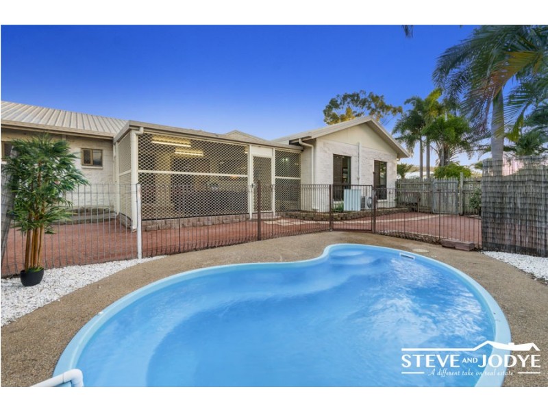 10 St Ives Street, Mount Louisa QLD 4814