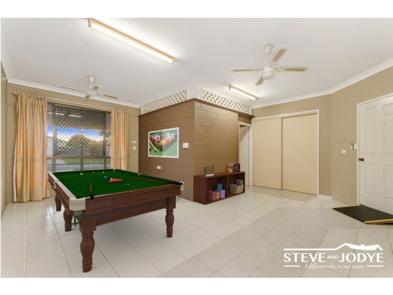 10 St Ives Street, Mount Louisa QLD 4814