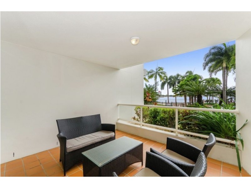 7/7 Mariners Drive, Townsville City QLD 4810
