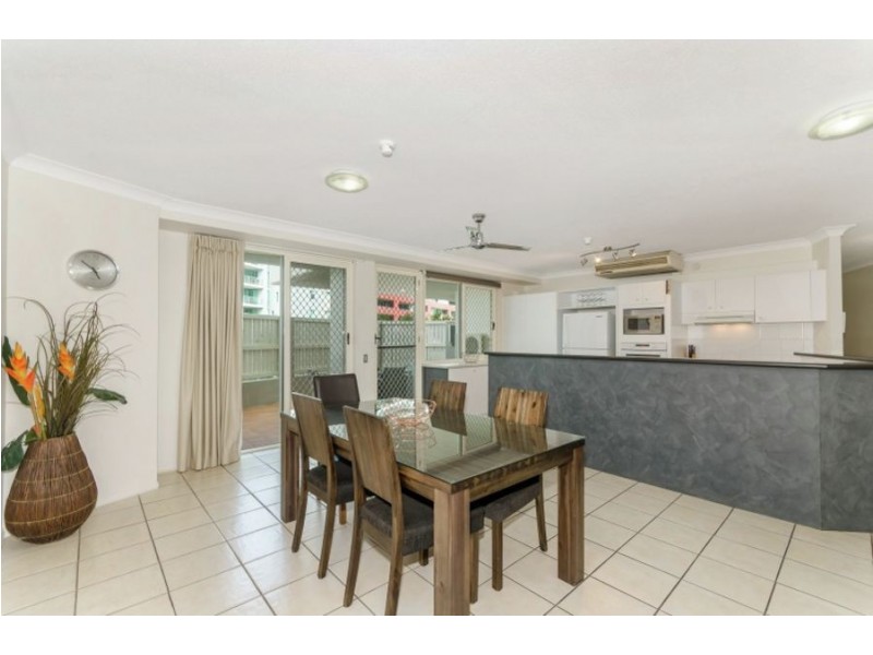 7/7 Mariners Drive, Townsville City QLD 4810