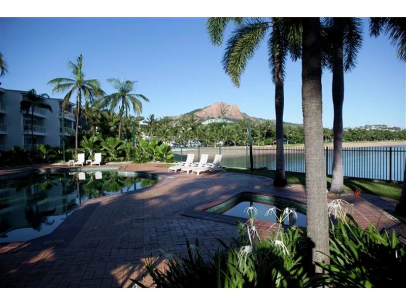 7/7 Mariners Drive, Townsville City QLD 4810