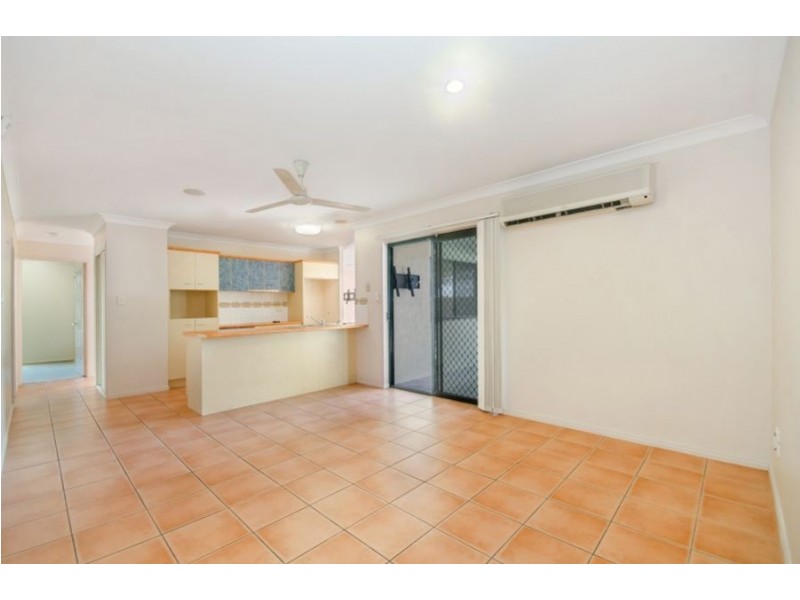 8 Pacific Avenue, Bushland Beach QLD 4818