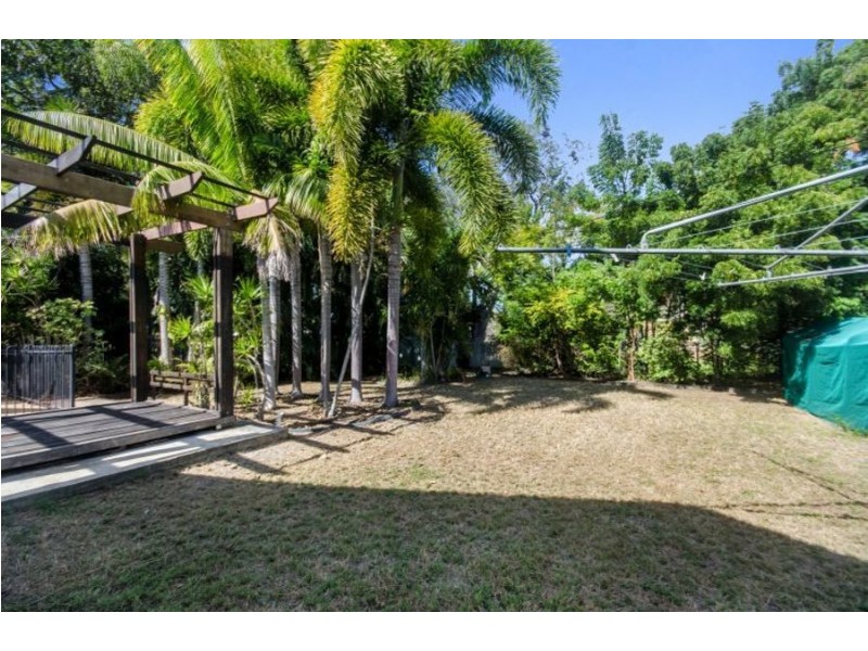 8 Pacific Avenue, Bushland Beach QLD 4818