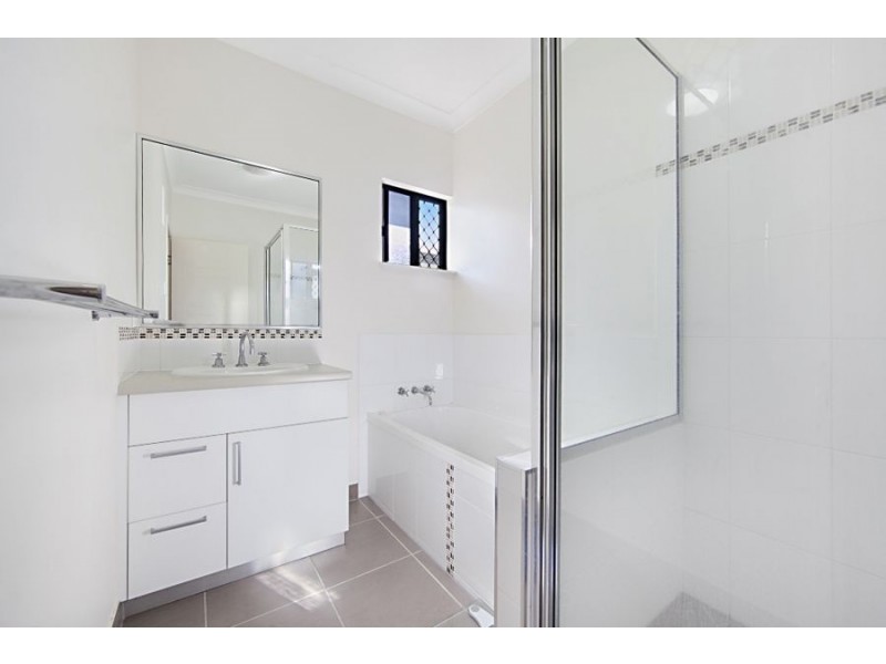 5 Ashmore Crescent, Burdell QLD 4818